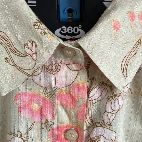 Lemon Grass Tops - Vintage Lemon Grass size L button down green floral